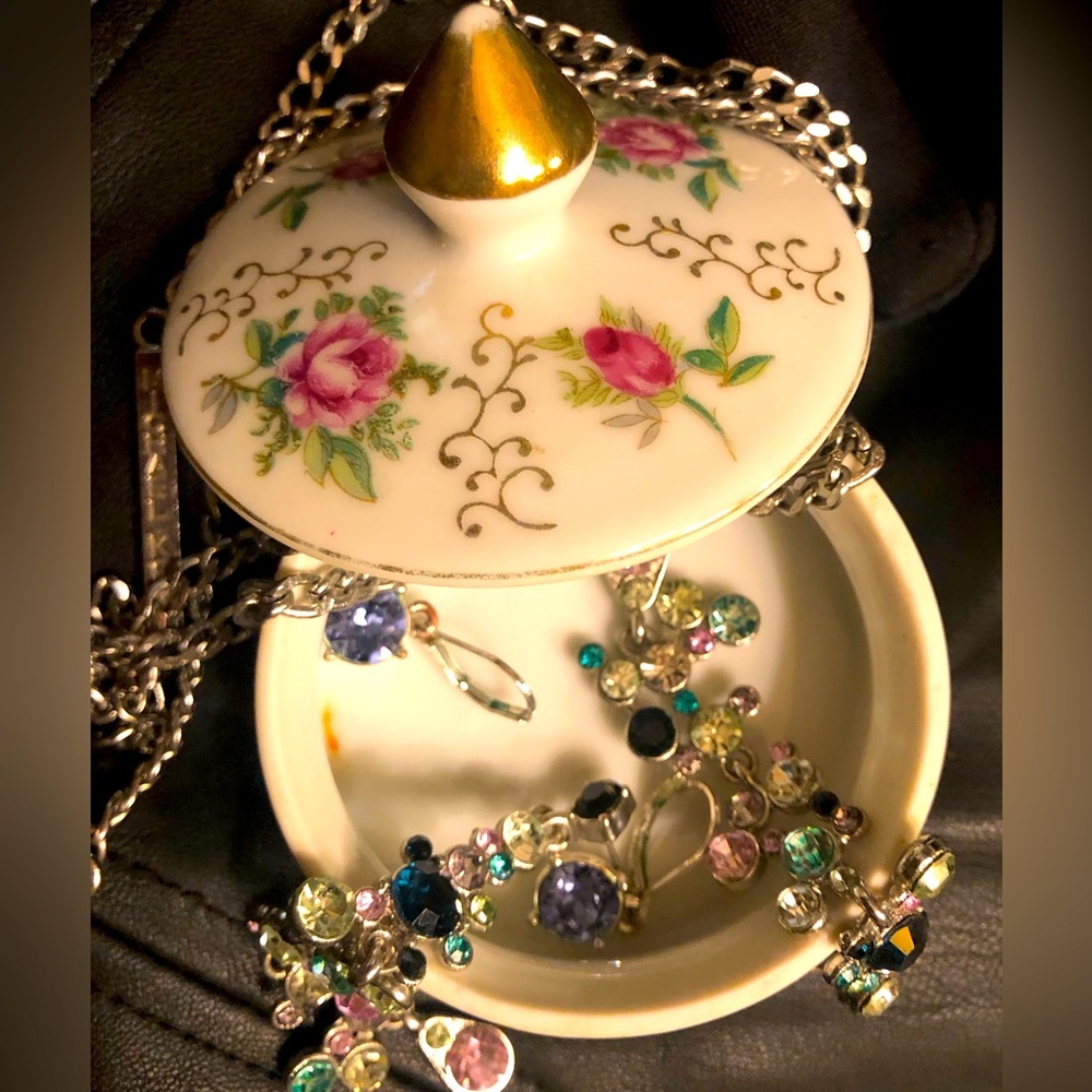 Vintage Hand Painted Porcelain Trinket Box.  Contents in photo sold separately.